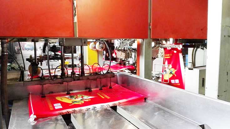 全自動(dòng)包裝秤自動(dòng)上袋 全自動(dòng)包裝秤自動(dòng)上袋